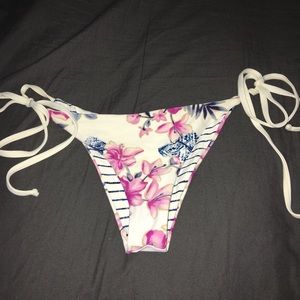 Frankie’s bikini Marley bottoms